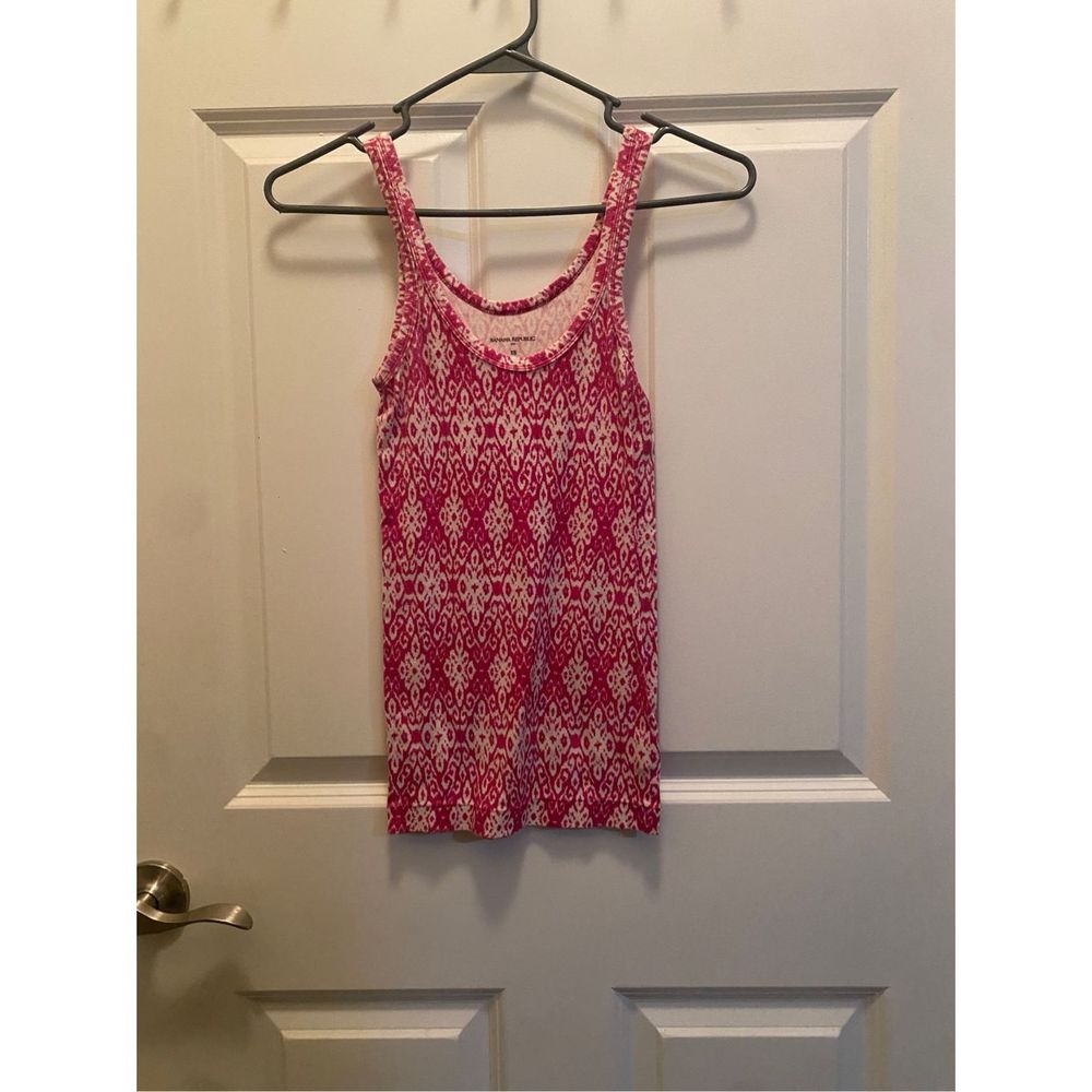 Women’s • Banana Republic • Fuschia • Ikat Patterned • Tank Top • Size XS